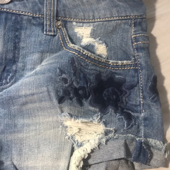 Almost Famous Size 5 Juniors Shorts - Picture 3 of 8